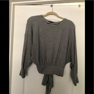 Tie in the back gray 3/4 sleeves shirt